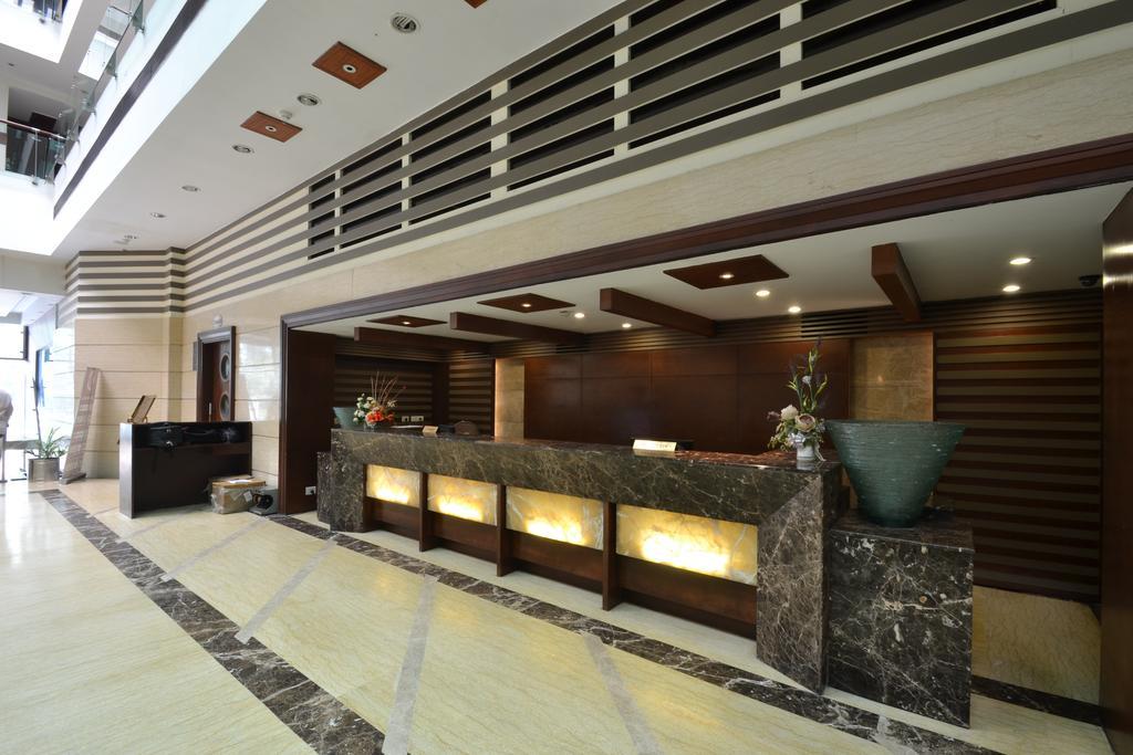 Hotel Royal Cliff Kanpur Exterior foto