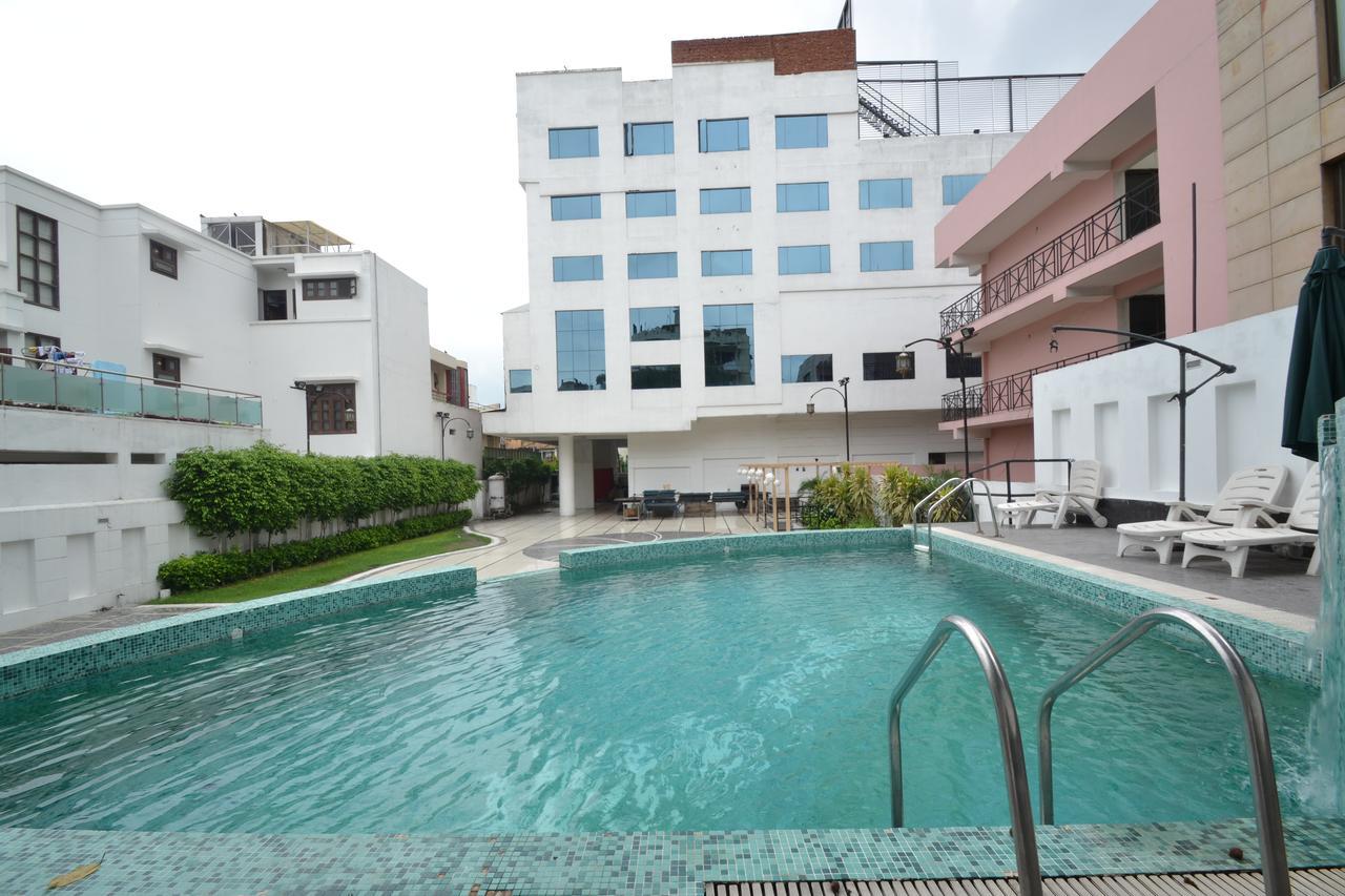 Hotel Royal Cliff Kanpur Exterior foto